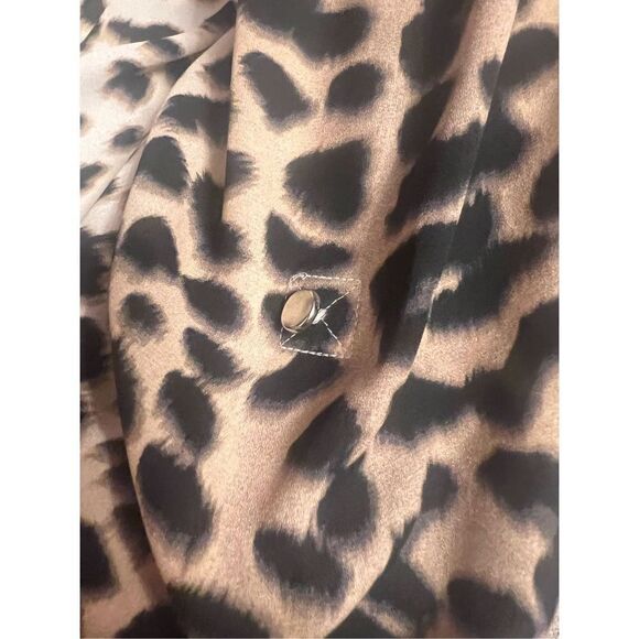 New Apt. 9 Semi Sheer Blouse Animal Print Long Sleeves Half Zip Front size XL - Picture 8 of 9